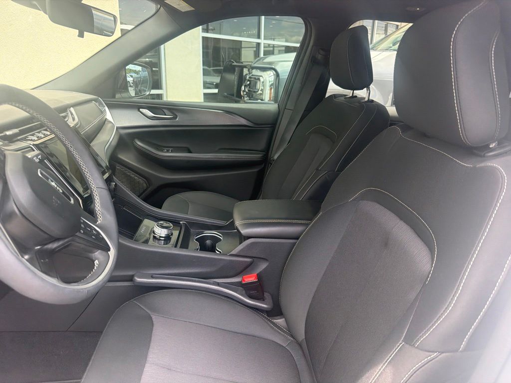 jeep grand cherokee 2025 1C4RJHAG9SC350484 image jeep grand cherokee 2025 1C4RJHAG9SC350484 image